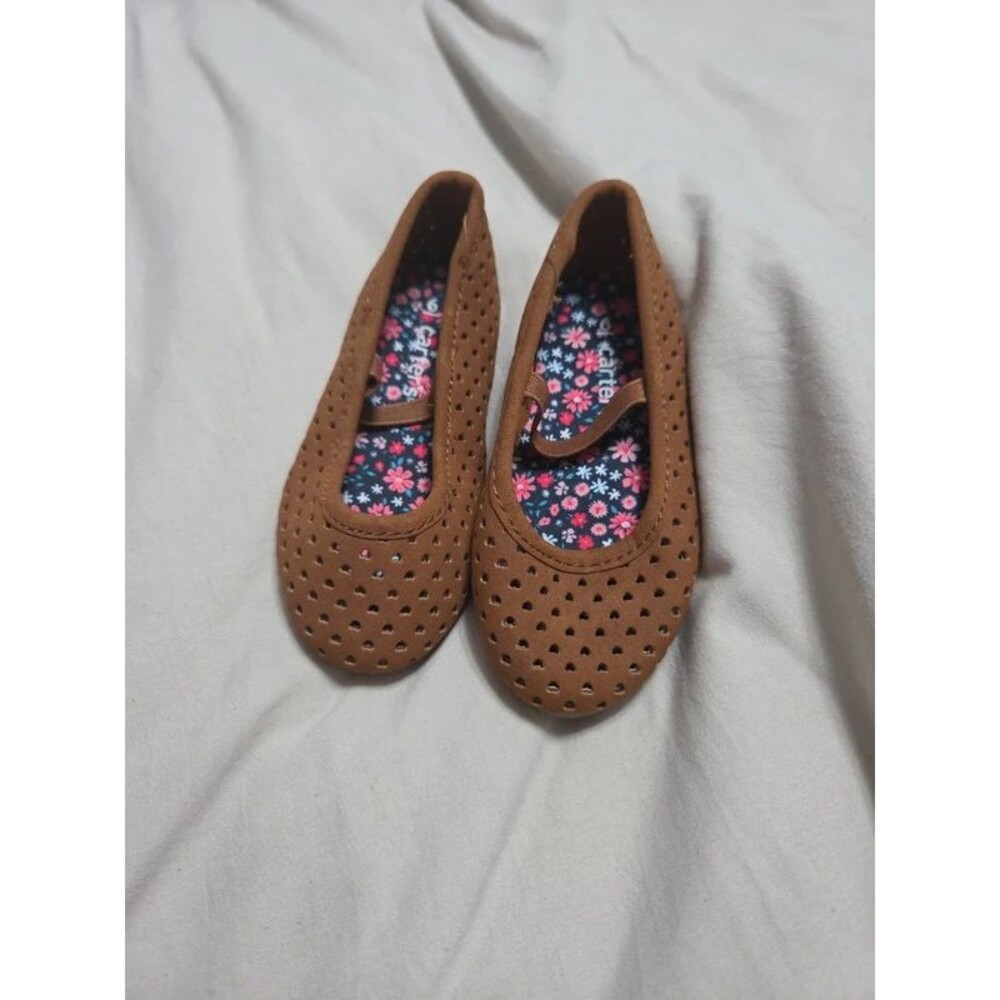 Carter's girl shoes neutral